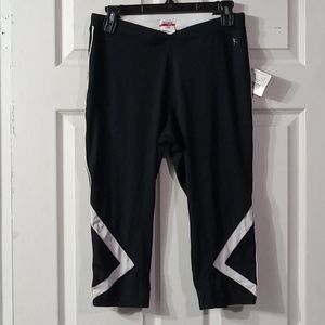 DANSKIN WOMEN'S CAPRY LEGGINGS